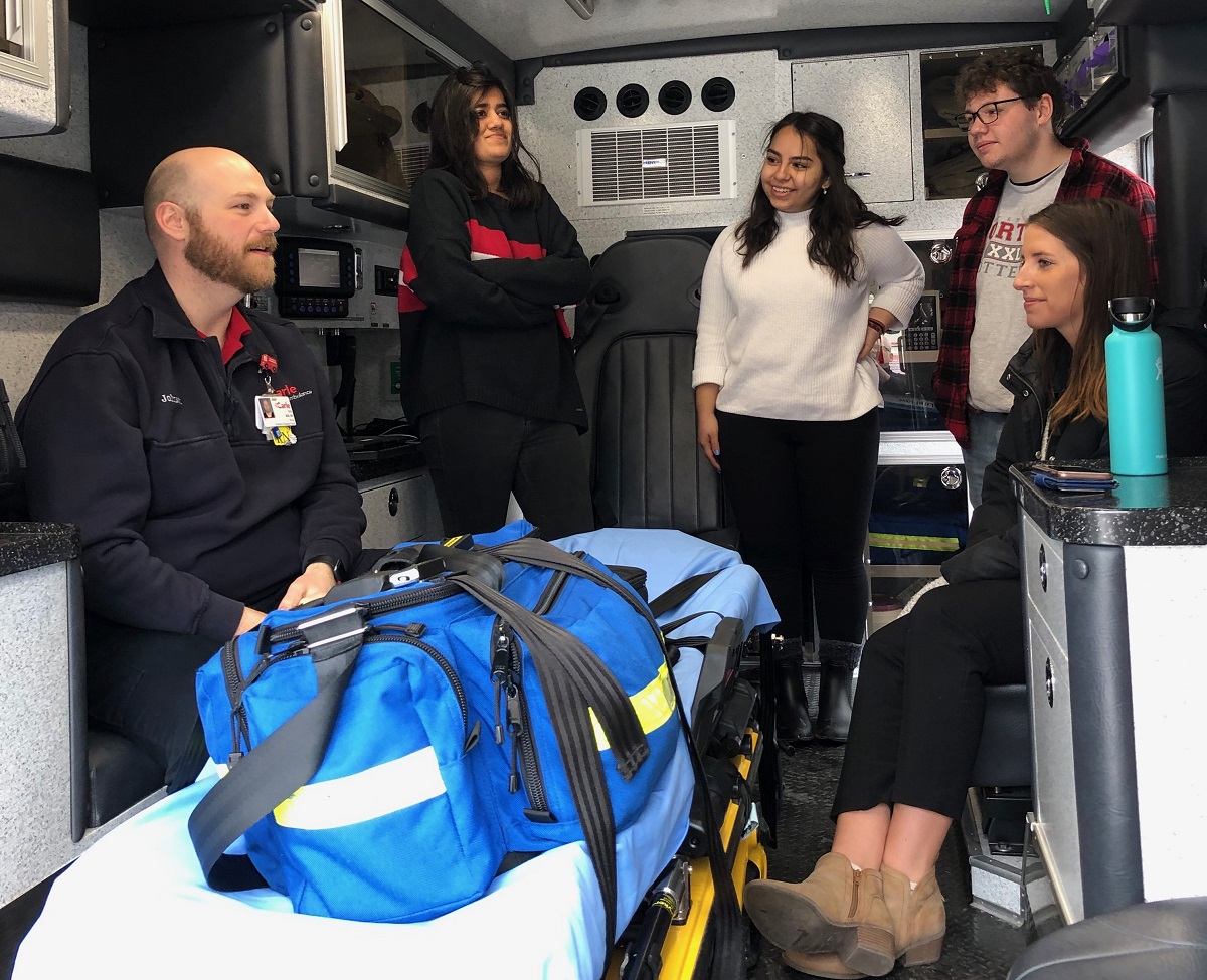U of I students see how Carle helps young patients on the move