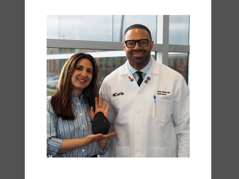 Carle plastic surgeon, CI MED student collaborating on a 3D-printed prosthesis