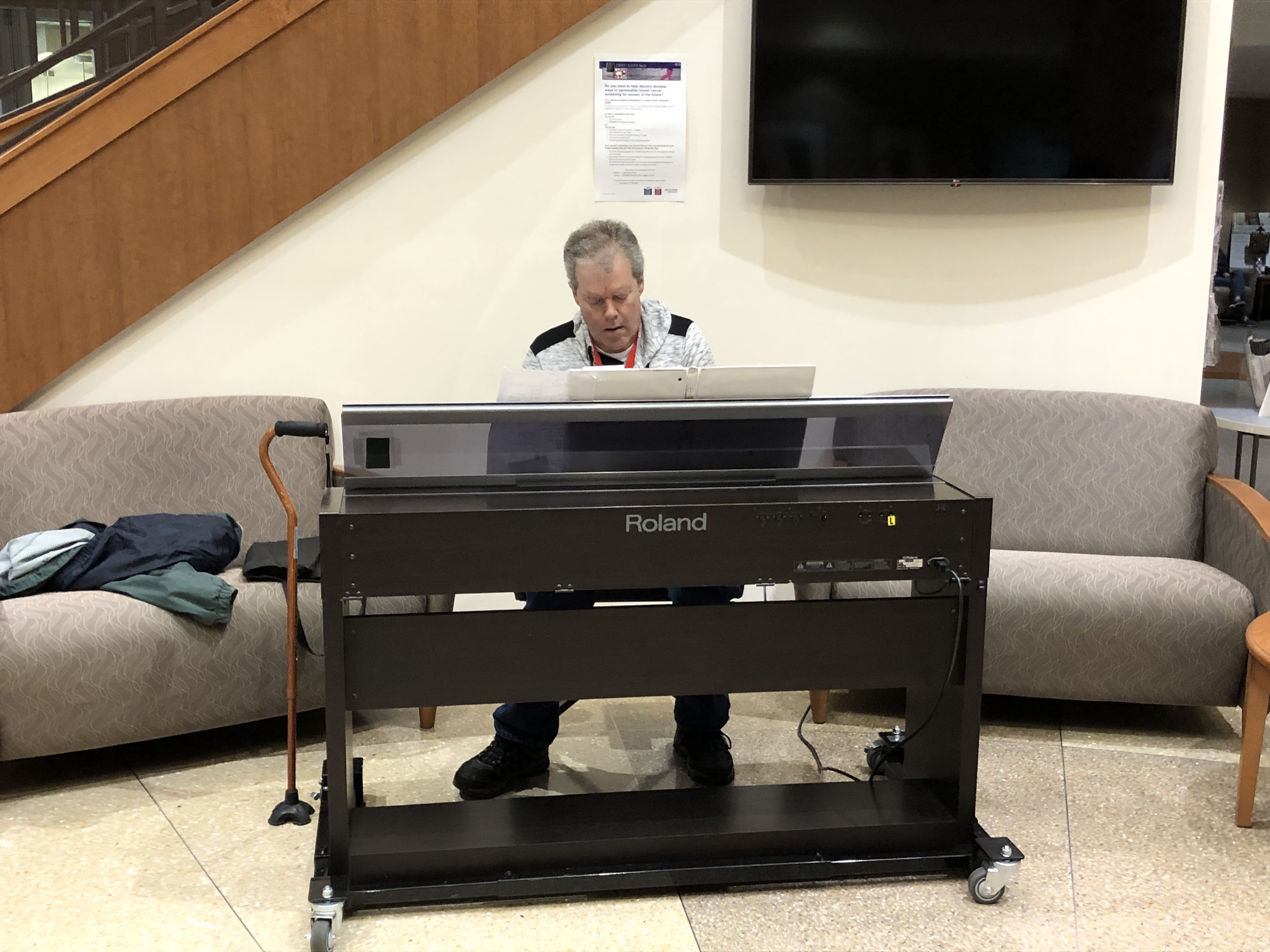 Volunteer overcomes stroke, gives back to others as a piano player